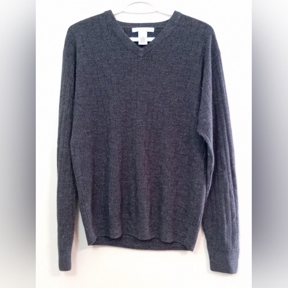 Geoffrey Beene Men's Dark Charcoal V-Neck Sweater